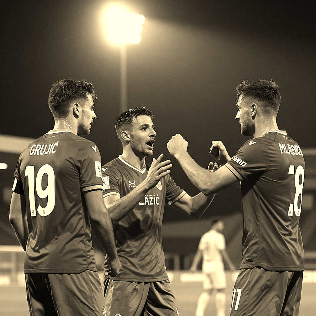 Derby Manchester: 10 người giữ bóng, 11 người đi tìm bóng Derby Manchester: 10 người giữ bóng, 11 người đi tìm bóng