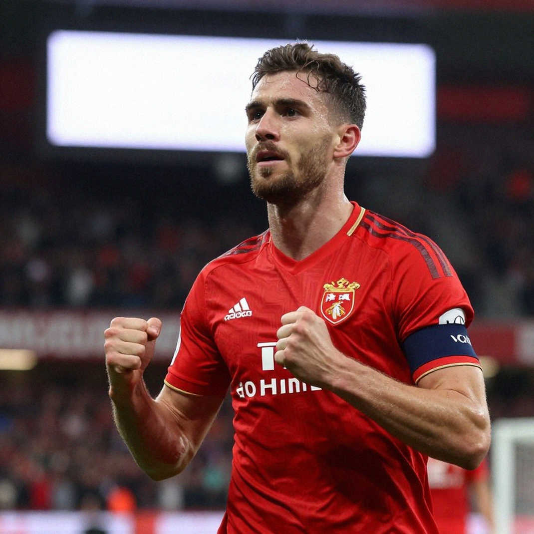 Bóng dài ở vòng 4: Hanoi FC thắng CAHN bằng cách từ bỏ chính mình