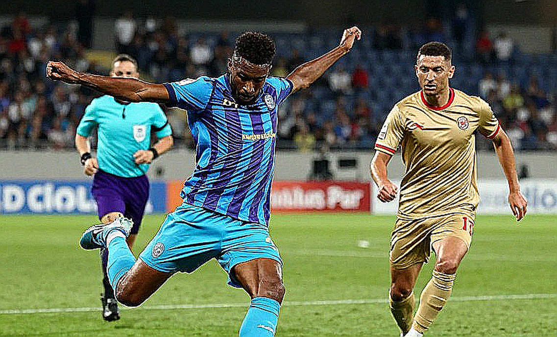 Hà Nội FC thua Sông Lam Nghệ An 1-4: Bên trong 40 phút phòng thay đồ của HLV Kewell