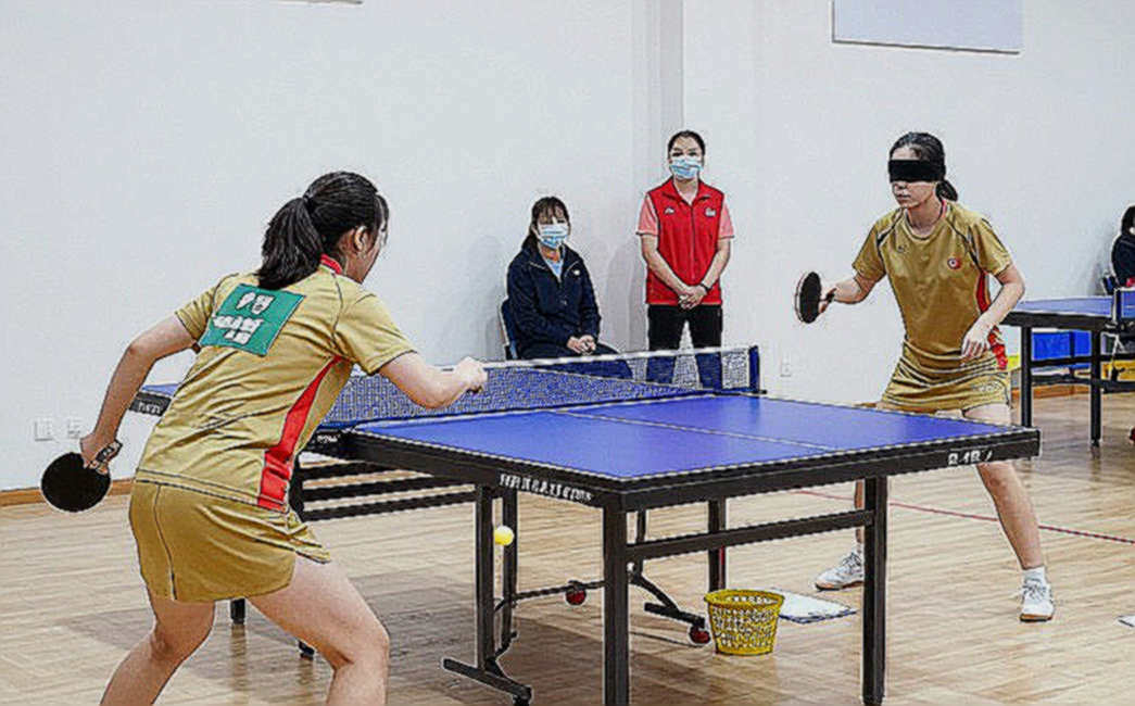Bên Ngoài Những Tấm Huy Chương Vàng: Những Đứa Trẻ Vô Danh Và Mùa Hè Lịch Sử Của Bóng Bàn Trẻ Mỹ