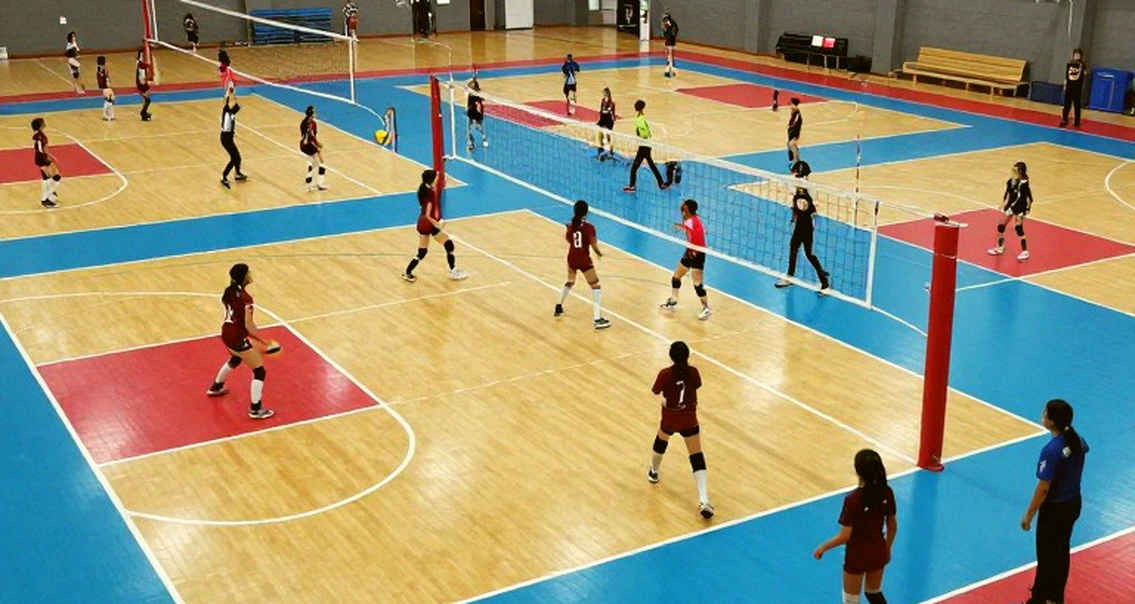Cú đập của Mruzik, một libero 14 tuổi và bài toán cửa sổ phản xạ